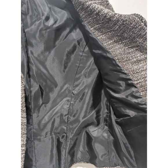 Ann Taylor Gray & White Boucle Wool Blend Blazer & Mini Skirt Suit Set, 8/8P - Picture 5 of 13